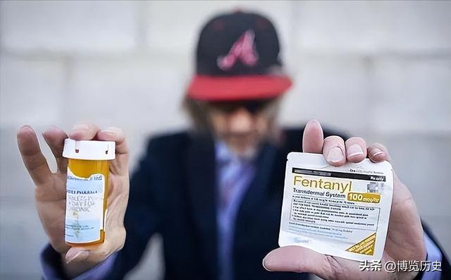 特朗普一刻不想等了！一架专机飞抵北京，这次派的高官，很有讲究