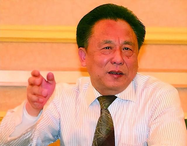 包养10位情妇，睡觉翻牌生下11个私生子，75岁还在拼命生娃！