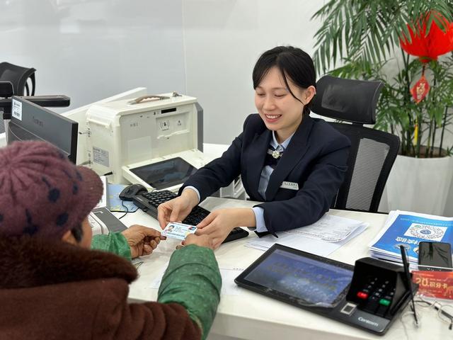 手握20万别傻存！三招能让钱生钱，最后一招你意想不到