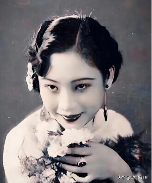 戴笠与胡蝶的真实影像，胡蝶美艳摄人心魄，戴笠面容冷峻不怒自威