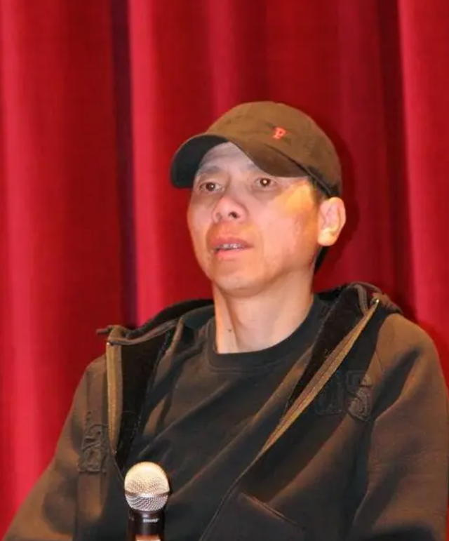 演都不演了！离婚谣言澄清后，冯小刚亲手撕下徐帆的“体面	”