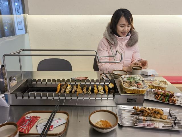 异国之恋—初次品尝中式自助吃烧烤