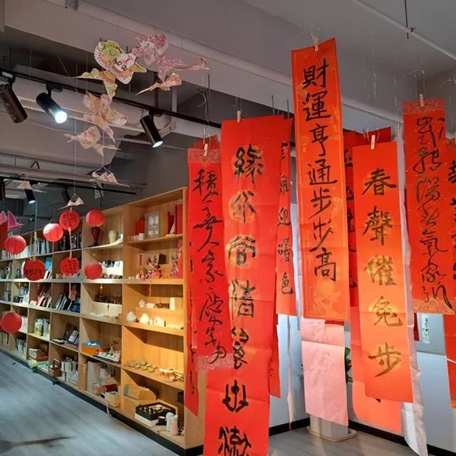 凉快又涨知识！重庆公交轨道可达的宝藏纳凉地→