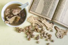 农村扫地的“扫帚苗”竟是一道药膳，籽是清热利湿止痒的好中药图片