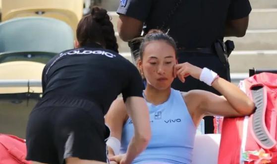 李娜没想到，郑钦文受邀观礼阅兵不到30天，竟再令所有人刮目相看