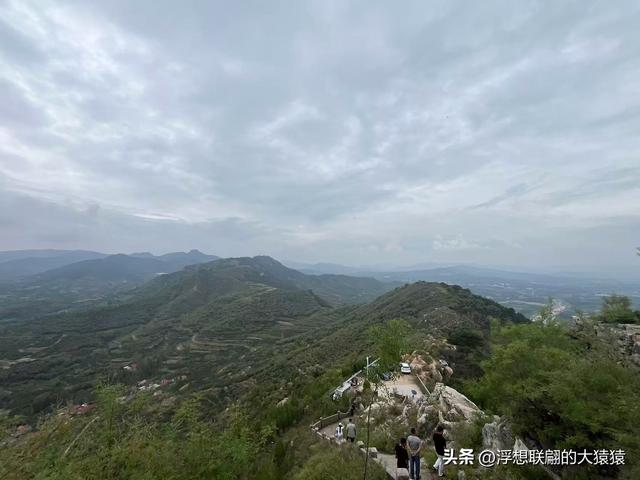 蒙阴七十二崮之一的瞭阳崮，不仅有壮丽风光，还曾有过血雨腥风
