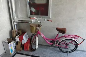 邻居楼道“添堵”，“共有地盘”谁做主图片