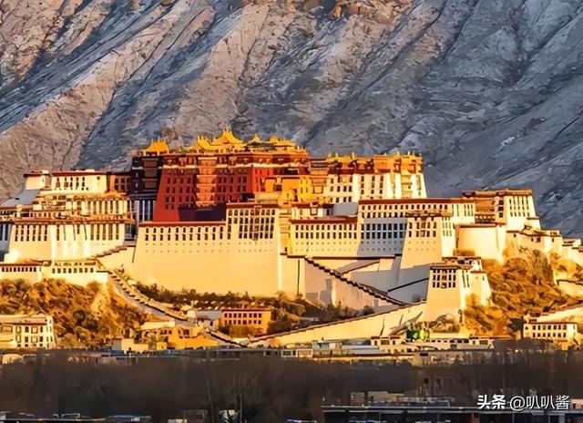 他用八年时间徒步走到拉萨，七步一叩首，7400里，竟磕出“天眼”