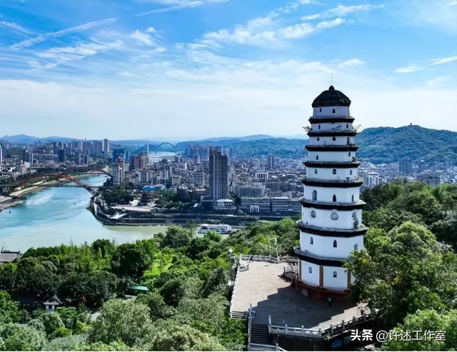 四川行迹│宜宾1：白塔居然是“拍马屁”拍出来的