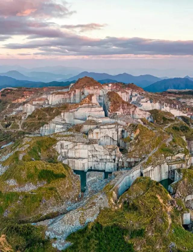 福建长泰吴田山矿山遗址，巨无霸壮观景象令人叹为观止！