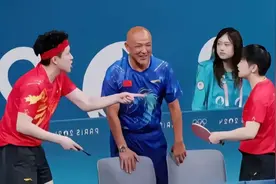 王楚钦孙颖莎日常吵嘴，吵架却弯着腰？大头：硬气一下，但不多图片