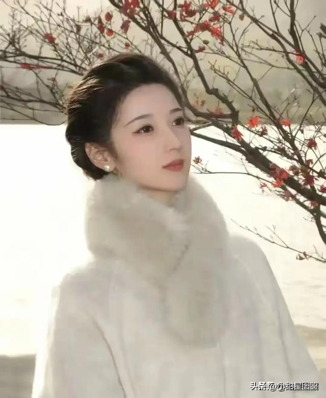 河北沧州一校花太漂亮 身高177CM 体重55公斤 五官精致到无懈可击！