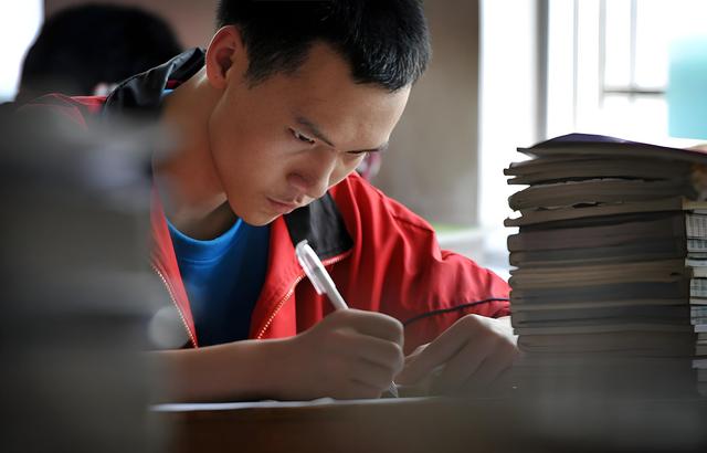 一张榜单炸出的“幽灵学霸”！只有“大考”才露面的恒力集团