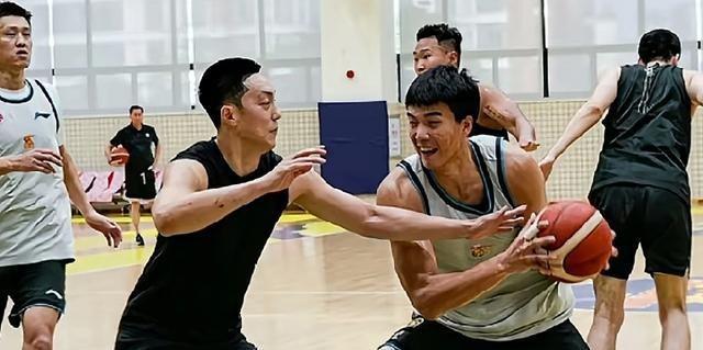 8大主力合练！广东5国手首度合体，二飞让位	，张昊成为4号位主将
