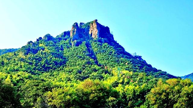 马仁奇峰丨夏荷与奇峰的邂逅……