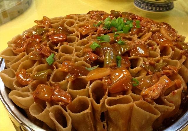 太原十大必吃美食：从傅山药膳到市井串串，舌尖上的三晋之旅