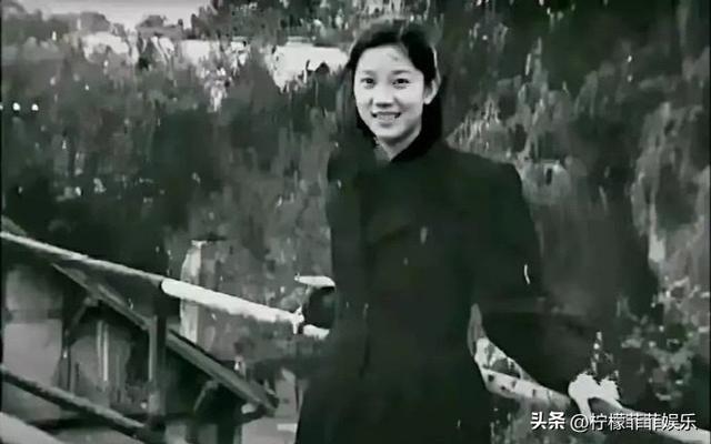 毛岸英赴朝参战前与妻子刘思齐的珍贵合影照，拍摄于1950年北京