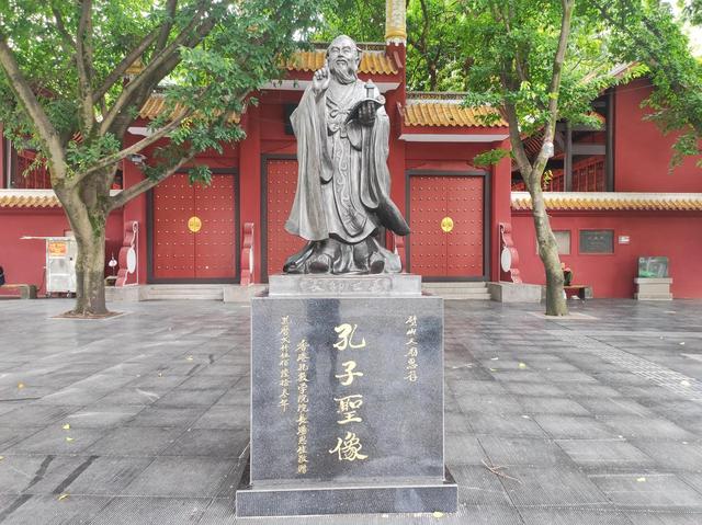 璧山令人迷惑的著名庙宇，金碧辉煌古朴古香，为何谢客无人知晓