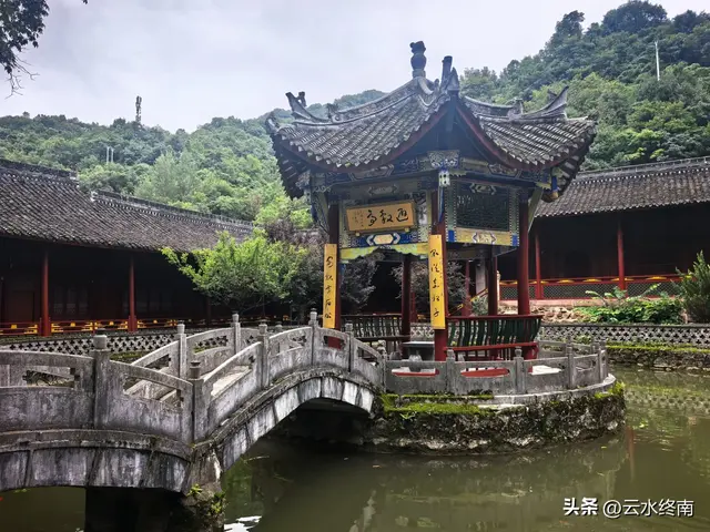 蜀道上的大人物，没有一个不来这里拜谒，但我是个看热闹打酱油的