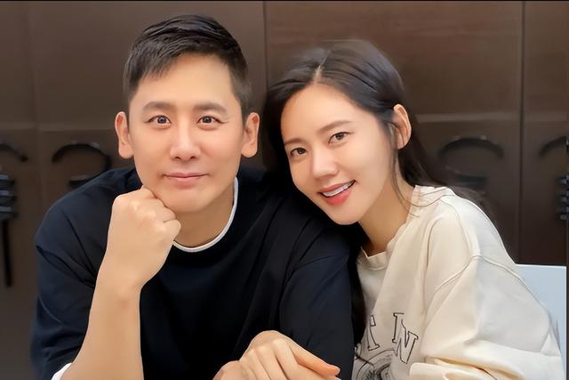 于晓光也没想到	，一场韩国总统访华的活动，竟让秋瓷炫意外出圈