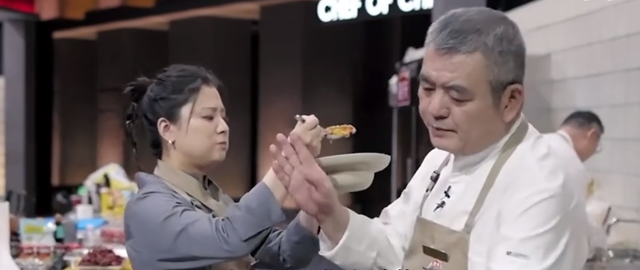 美食综艺主张用嫩肉粉的主厨，已“社会性死亡”，谢霆锋也受连累