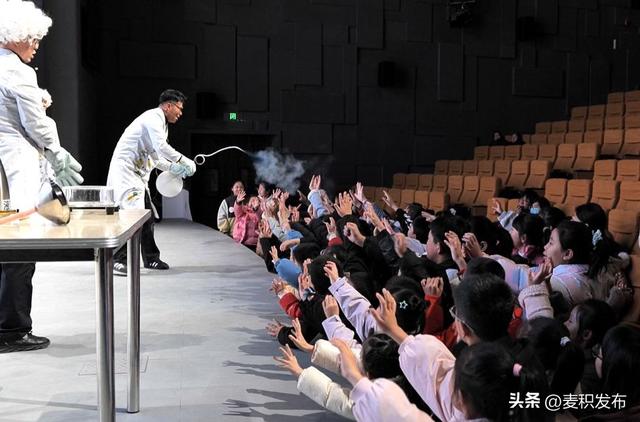 【东方微笑 多彩麦积】麦积山游客服务中心开启“趣味欢乐季” 冬日畅玩点燃文旅新热度