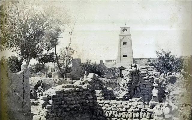 1875年新疆哈密风光和人物风貌