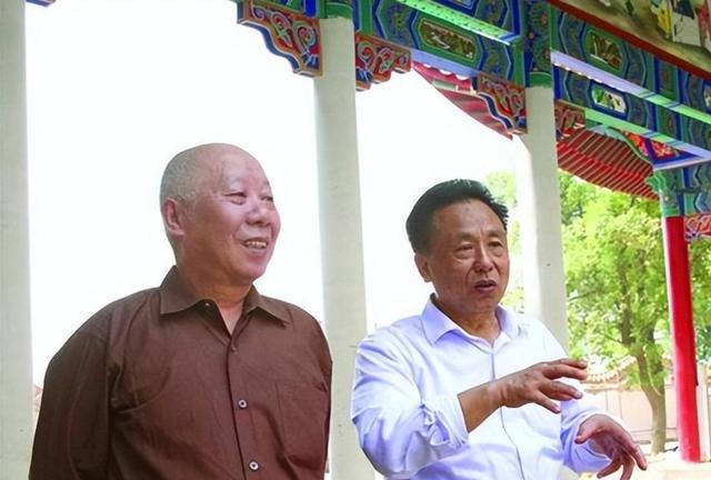 包养多名情妇，生下11个私生子，75岁还在潜逃要生娃！他是谁？