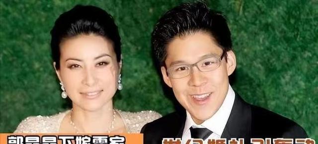 霍震霆没想到	，44岁儿媳郭晶晶再次官宣喜讯，让整个阔太圈沉默了