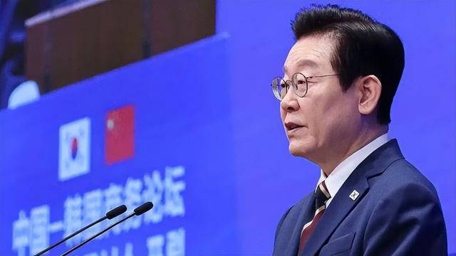 高市安排妥了，李在明在日本吃晚宴，饭还没下肚	，中方先回了14字