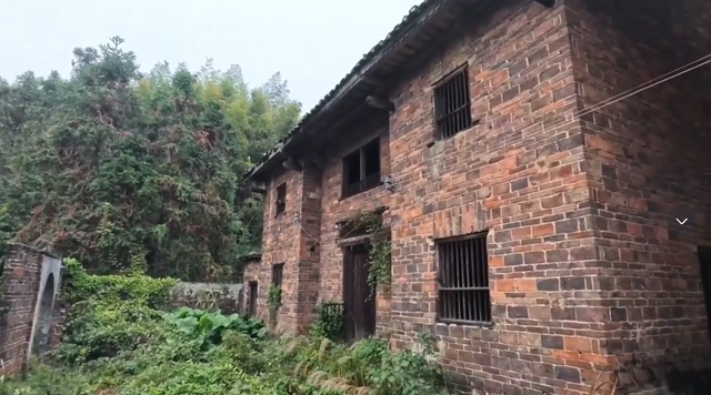 湖南令人奇怪的无人村，交通便利生活富足，村民为何自费搬离