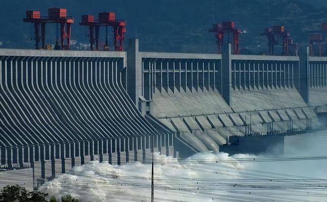 三峡大坝“账本”出炉：运行了20余年，当初2500亿投入回本了吗？