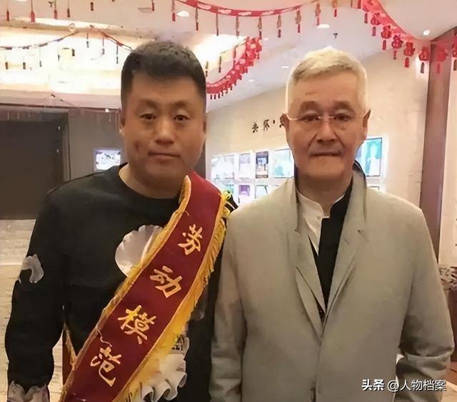 赵本山也想不到，一向老实本分的宋晓峰，会在过年前	，栽个大跟头