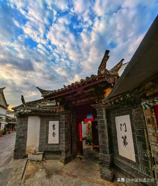 云南建水——千年临安古城 ：中国最后一座活着的古城！