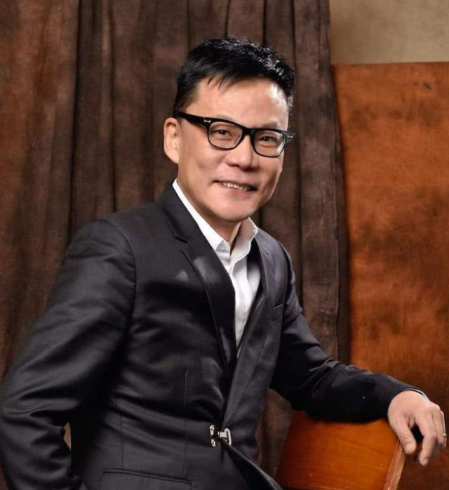 演都不演了？李国庆给李亚鹏捐款不到24小时	，恶心的一幕出现了