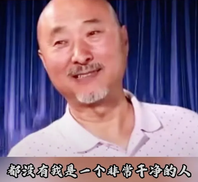 陪玩陪睡根本不够！认干爹、舔手指，娱乐圈的阴暗面彻底藏不住了