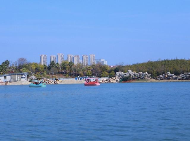 南昌：豫章故郡，洪都新府，从古至今赣江的晚风文脉在此沉淀。