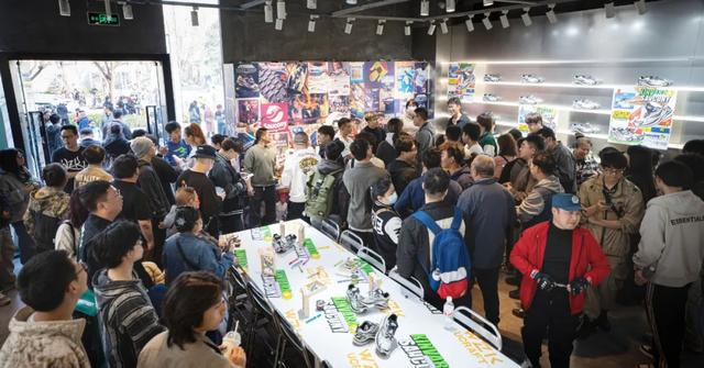 一年卖出10个亿,跑鞋新贵起势凶猛