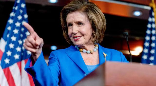 佩洛西退休特朗普拍手叫好：是一件天大的好事！民主党人等了30年