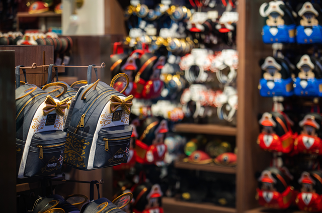 首发！等了一年多终于启航，我坐上了全世界“最快乐”的船