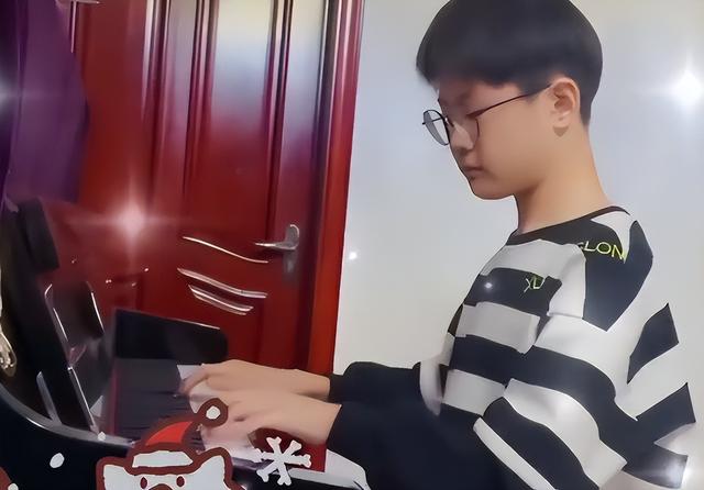 3岁上央视	，5岁登春晚，7岁就年薪百万，没想到现在却成了这样子