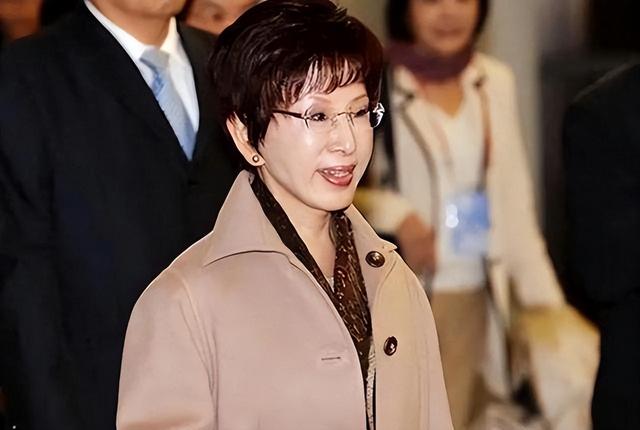 美军火还未抵台，洪秀柱突然表态：大陆告知台当局，祖国势必统一