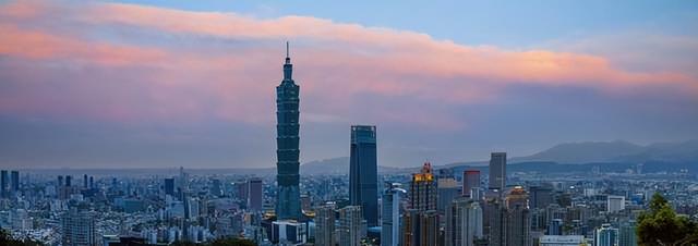 斯塔默多次强调一点，并称：坚持对台立场，愿为中国全面战略伙伴