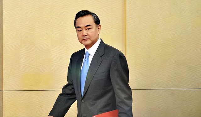 韩国特使团抵达北京，下飞机的第一句话不简单，中方回应很干脆