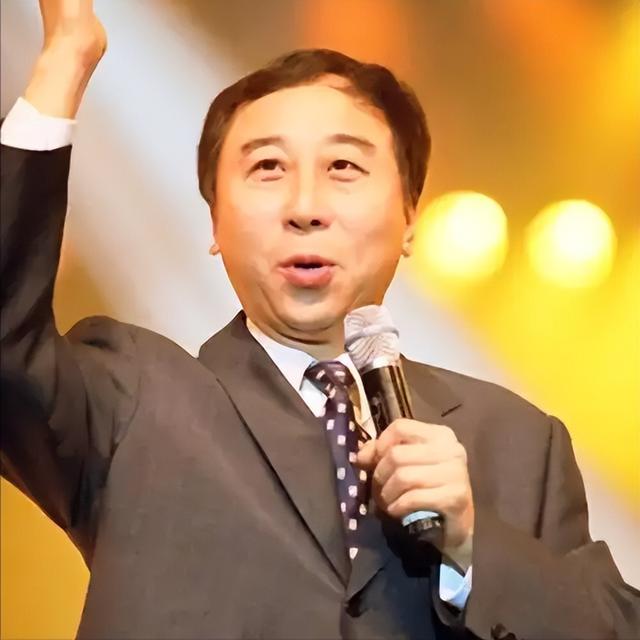 闫学晶没想到	，2026年刚开始，68岁老搭档冯巩就给她上了生动一课