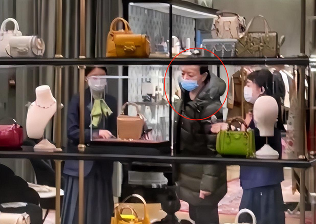 身价过百亿，坐拥北京一条街，出门私人飞机，京圈内的富婆都有谁
