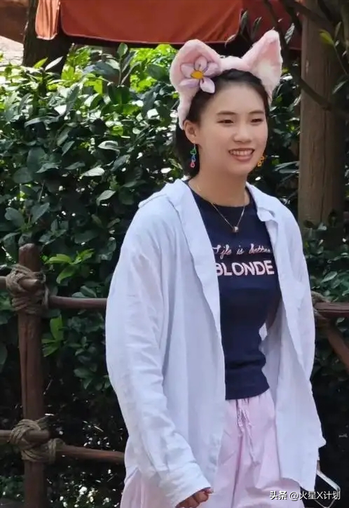 陈芋汐和全红婵最新照片，各有优势，但为何全红婵总被说不自律呢