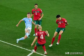 西班牙足球由盛转衰，这个球员也许是标志性人物图片