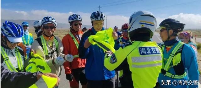 进景区、优化通行、更新宣传阵地...海北公安交警多举措守护甘青旅游环线 | 乐游青海 交警同行