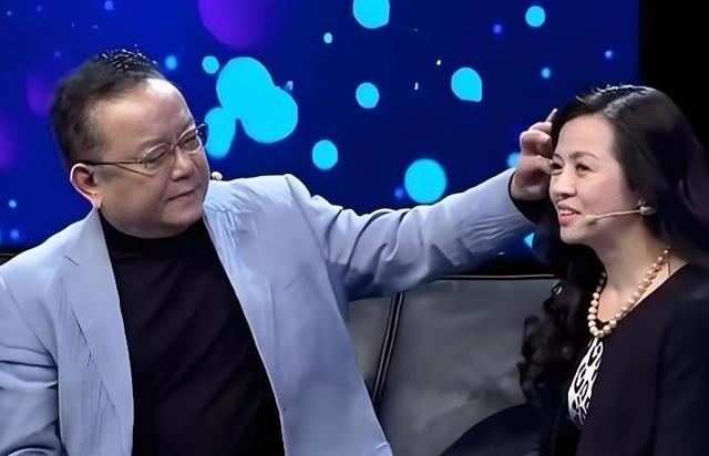 77 岁王刚的晚年：本以为有儿子能安度余生，如今却为养子操劳不停